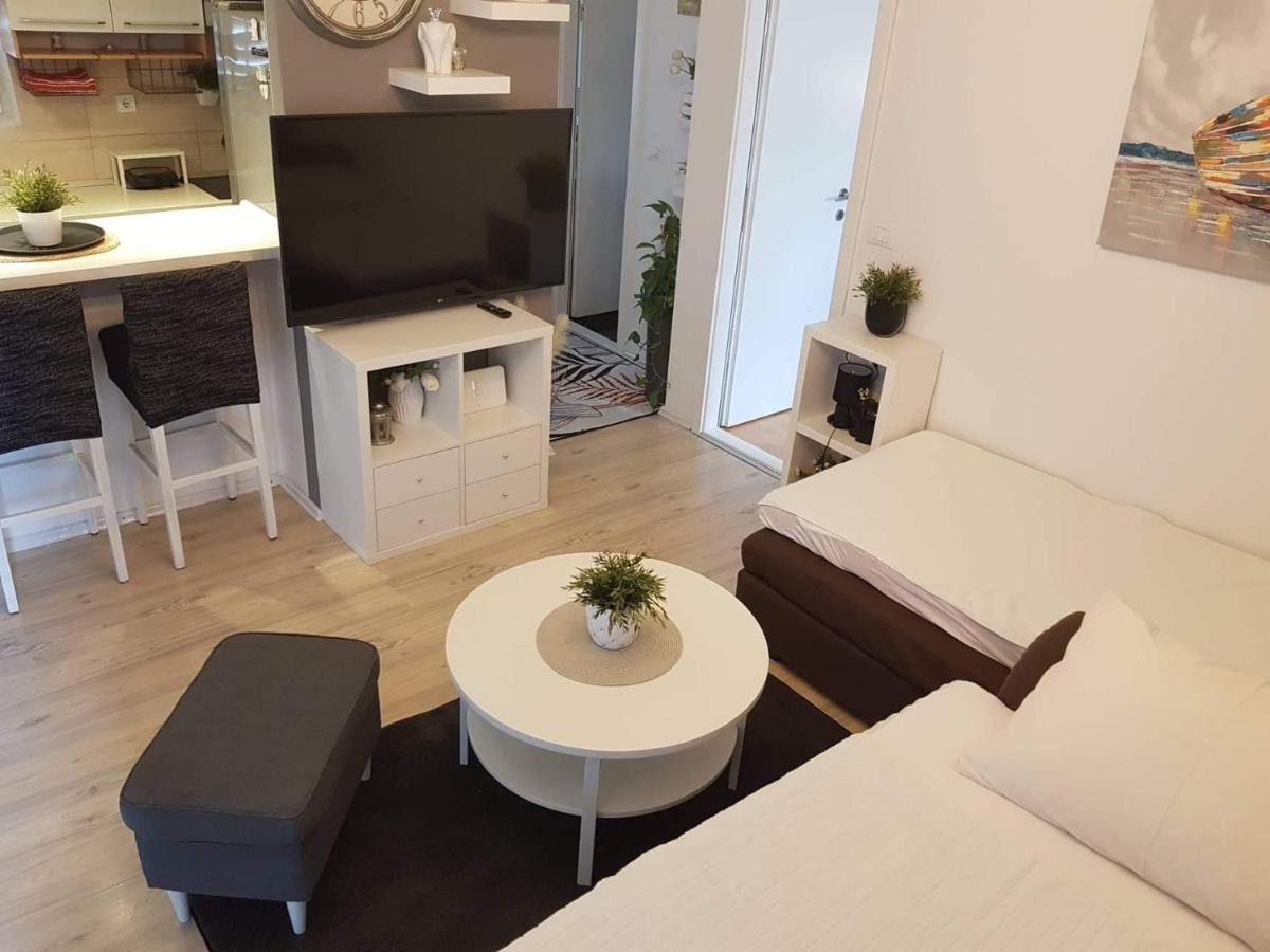 Apartment Silvija Макарська Екстер'єр фото